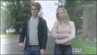 De qui est amoureuse Betty au début de la série ?