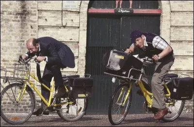 Dans quelle ville du Nord, se situe l'action de "Bienvenue chez les ch'tis" ?