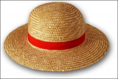 Après quel combat Nami a-t-elle dû recoudre le chapeau de Luffy ?