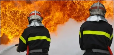 Dans quel domaine parle-t-on péjorativement d'"art pompier" ?