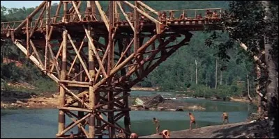 Dans quel pays se déroule l'action du film 'Le Pont de la rivière Kwaï' ?