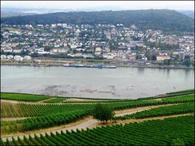 Dans quel pays situez-vous le fameux pont de la rivière Kwaï, rendu célèbre par un livre, puis par un film ?