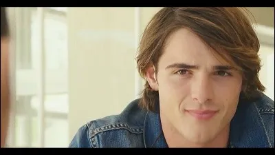 Comment s'appelle le grand frère de Lee ?