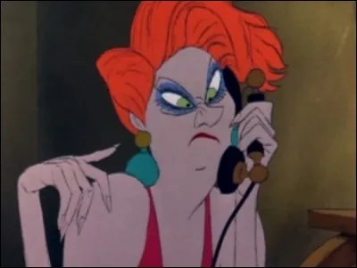 "Allô, méchante reine ?
Salut, c'est Médusa.
Tu veux te venger de "la plus jolie", moi je veux tuer... ils sont venus me prendre ma petite Penny !" 
Qui est venu ?