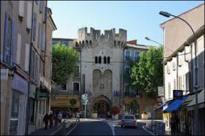 Dans quel département de la région Provence-Alpes-Côte-d'Azur se situe la ville de Manosque ?