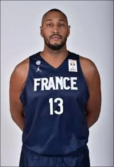 Quel sport associe-t-on à Boris Diaw ?