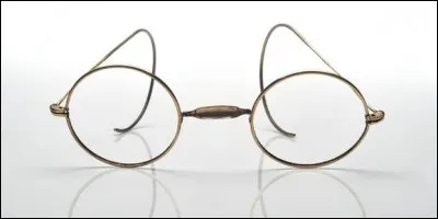 &Agrave; qui ces lunettes ont-elles appartenu ?