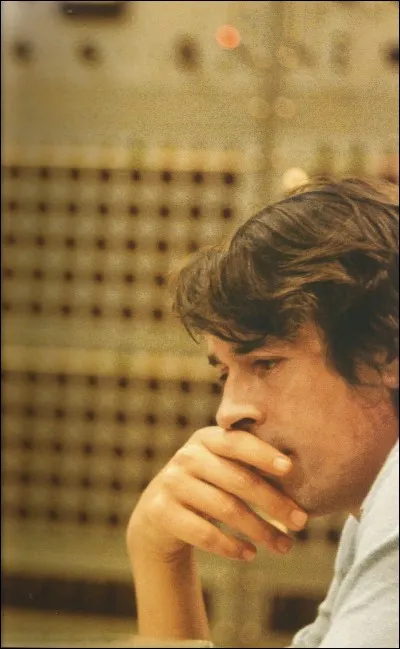 Une seule ville apparaît dans "Les vieux" : laquelle ?