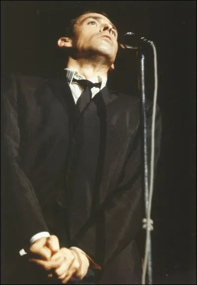 "Bruges et Gand" apparaissent dans quelle chanson ?