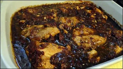 Comment est cuisiné le poulet dans le titre du film policier de Claude Chabrol ?