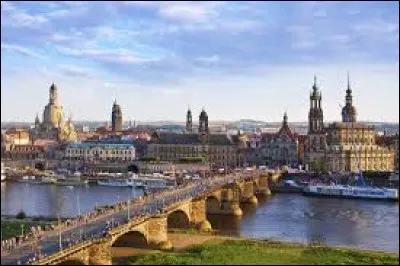 De quel land allemand Dresde est-elle la capitale ?