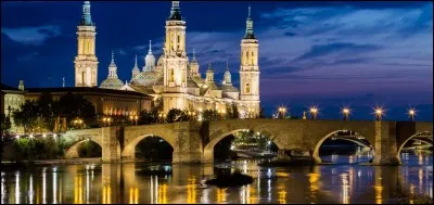 Lequel de ces pays a une ville du nom de Saragosse ?