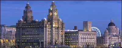 Dans quel pays situez-vous Liverpool, une ville connue pour son football ?