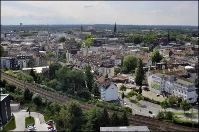 Bochum est située dans le Land. En :