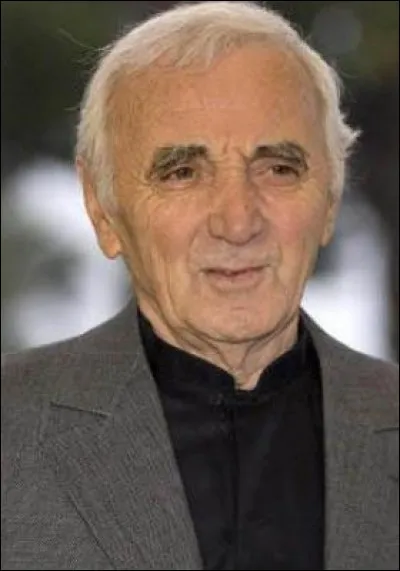 Avec quel acteur sénégalais Charles Aznavour partage-t-il l'affiche dans ''Pondichéry, dernier comptoir des Indes'' ?