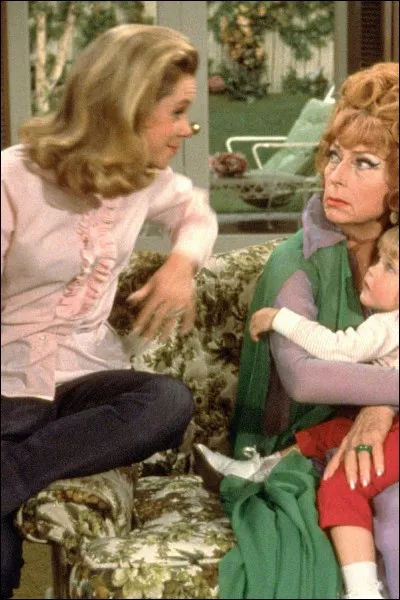 Quelle actrice principale joue dans "Ma sorcière bien-aimée" ?