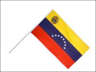 Cet arc de 8 étoiles, sur le drapeau du Venezuela, représentent les 8 provinces du pays.