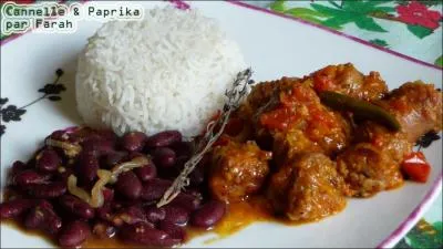 Quel petit légume vert, rarement jaune, plus souvent rouge et même parfois blanc, accompagne généralement chaque plat des réunionnais ?