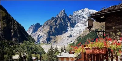 Dans quel pays se situe Courmayeur, célèbre station de sports d'hiver ?
