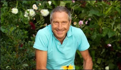 Qui est cet homme qui a la main verte ?