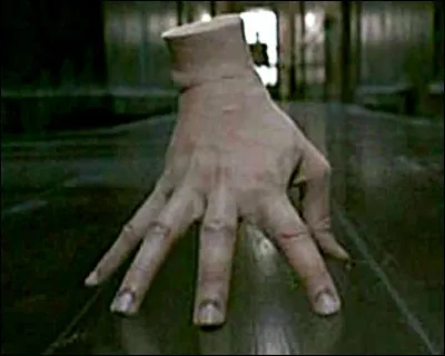 Quel est le nom de cette main, personnage de la famille Adams ?