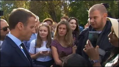 Comment trouve-t-il un emploi ?