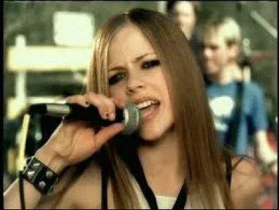 Je vous propose ''Complicated'' d'une chanteuse nommée Lavigne. Quel est son prénom ?