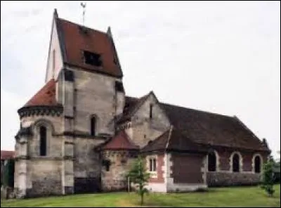 Nous sommes dans les Hauts-de-France devant l'église Saint-Médard de Quesny. Village de l'arrondissement de Compiègne, il se situe dans le département ...