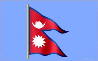 Trois drapeaux, à l'image de celui du Népal, ne sont ni carrés, ni rectangulaires.