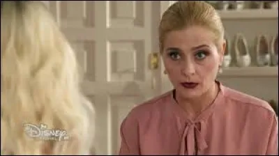 Quand elle est partie, quelle identité Sharon a-t-elle prise ?