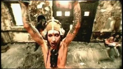 Marilyn Manson a sorti "Sweet Dreams", reprise...