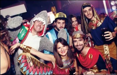 Ta meilleure amie organise, ce soir, une fête déguisée pour son anniversaire. En gros, il faut un déguisement, sauf que tu n'en as pas ! Que fais-tu ?