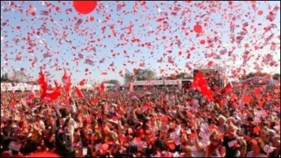 Complète - Toulouse est la ........ ville la plus peuplé de France.