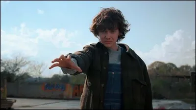 Comment s'appelle la maison de fou de laquelle Mike, Dustin et Lucas soupçonnent Onze de venir ?