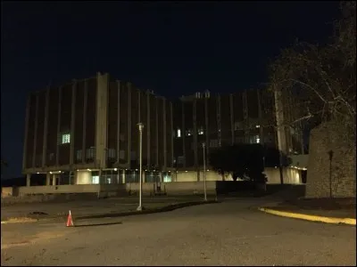 Comment s'appelle réellement le laboratoire ?