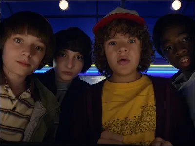 En quelle année se déroule la saison 1 ?