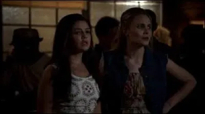 Pourquoi Camille a-t-elle besoin de Davina ?