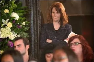 Que fait la sorcière Bastiana au père Kieran ?