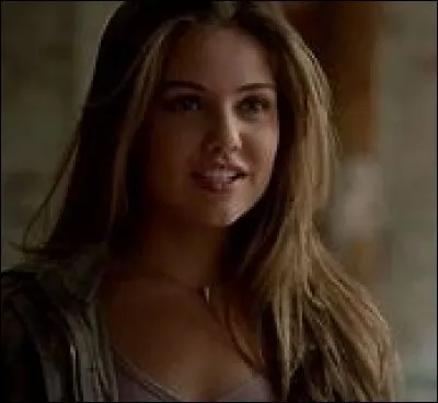 Qui offre un cadeau à Davina ?