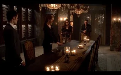 Que créent Klaus, Elijah et Geneviève ?