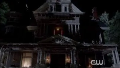 Qui est la nouvelle sorcière enfermée dans l'asile d'aliénés ?