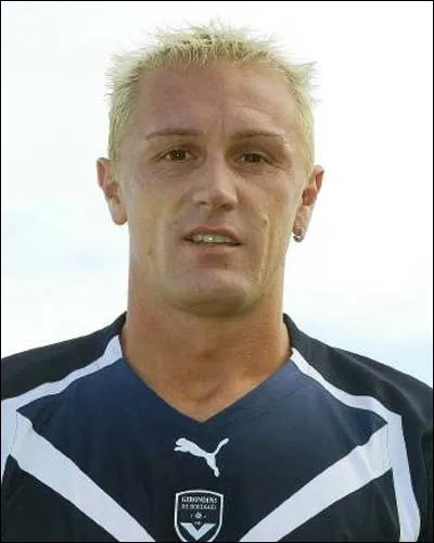 Lilian Laslandes s'est reconverti dans un autre sport, lequel ?