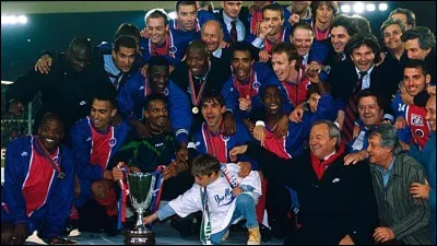 Quel joueur a marqué le but victorieux lors de la victoire finale du PSG en Coupe des Coupes en 1996 contre le Rapid de Vienne ?