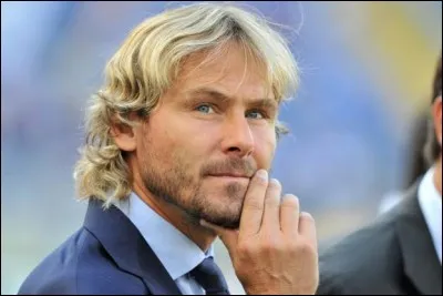 Dans quel club, Pavel Nedved a-t-il fini sa carrière de joueur ?