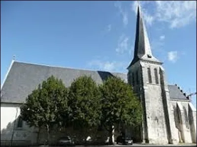 Nous sommes dans les Pays-de-la-Loire devant l'église Saint-Étienne de Fougéré. Ancienne commune elle se situe dans le département ...