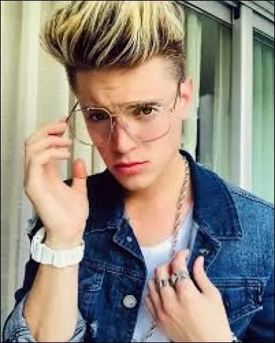 Comment cet acteur s'appelle-t-il ?