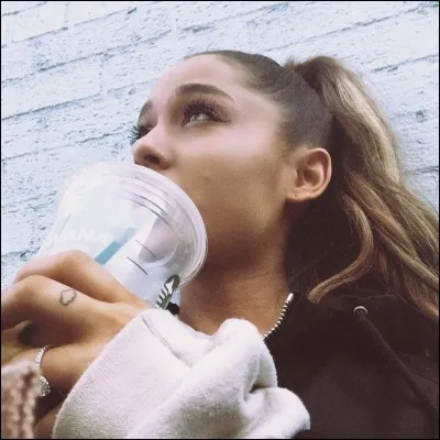 Qui a posté cette photo ?