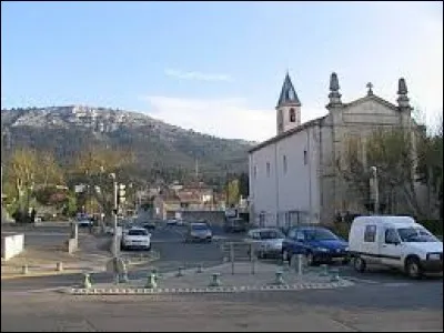 Je vous propose de partir en région P.A.C.A., à la découverte de La Penne-sur-Huveaune. Ville de la métropole Aix-Marseille-Provence, elle se situe dans le département ...