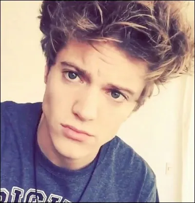 Quel est le prénom de Lionel Ferro dans Soy Luna ?