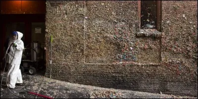 "Le Mur" est un ouvrage sign&eacute; Albert Camus.